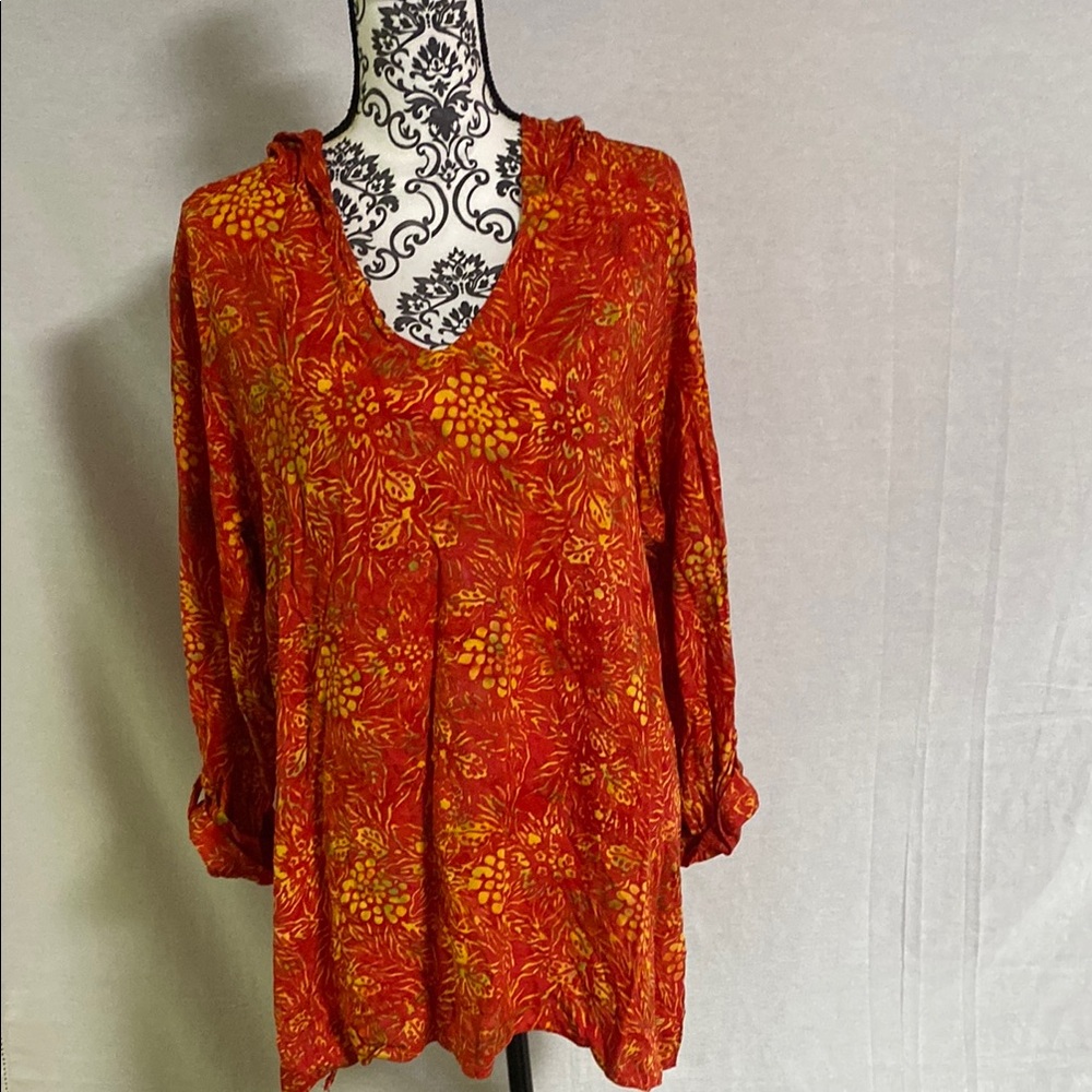 Soft Surroundings Batik Red OrangeYellow Long Sleeve Tunic Roll Tab with Hoodie